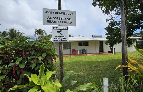 Tapere of Vaimaanga Cottage | Have direct access to your own beachfront.