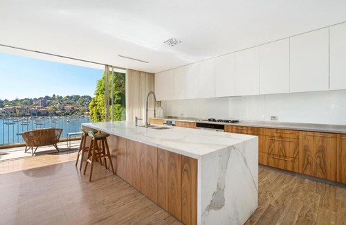 Darling Point House | Have stunning fun with the whole family at this stylish place