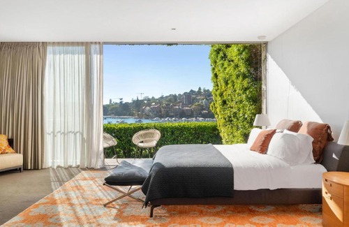 Darling Point House | Have stunning fun with the whole family at this stylish place