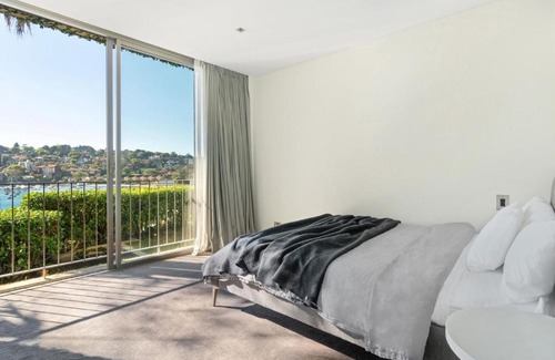 Darling Point House | Have stunning fun with the whole family at this stylish place