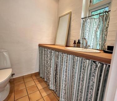 Stenstrup Ski Chalet | Havehuset er en oase i skoven - Få hele huset for jer selv!