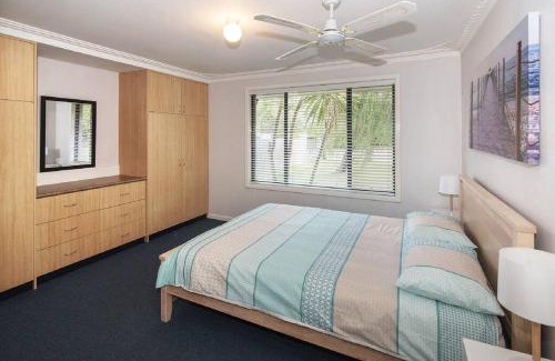 Broadwater House | Haven By the Bay- Short walk to Broadwater beach