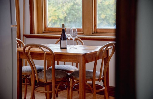 Omeo Apartment | Haven in the Alps 2, Omeo apartment with adventure at your door step