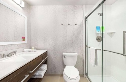 Southwest Colorado Springs Hotel | Haven in The Heart of Colorado! Pet-friendly, Indoor Swimming Pool!