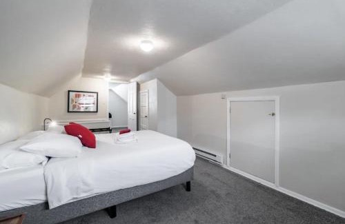 Euclid Apartment | Haven of Elegance and Comfort