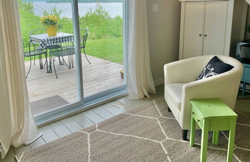 Desjardins Apartment | Haven of peace - view of the Lévis river