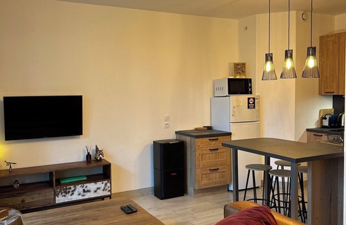 Gouvieux Apartment | Haven of peace with garden and secure parking in Chantilly, pets welcome!