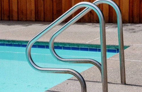 Guerneville Hotel | Haven of Relaxation! 2 Comfortable Units, Minutes to Sunset Beach County Park
