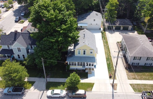 Grand Haven House | 🌞Haven Retreat🌞 - 4BR, 3BA - 1 Block to Waterfront, Shopping & Dining