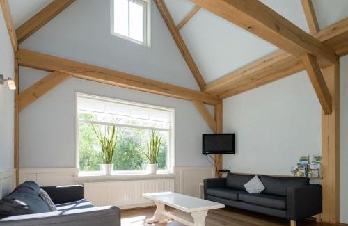 Neck House | Haven with Garden & Comfort