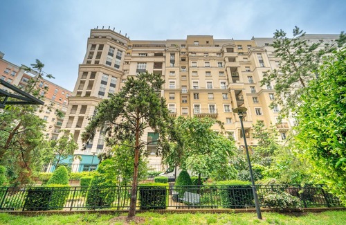 Faubourg de l'Arche Apartment | Havre de paix - Appt avec terrasse