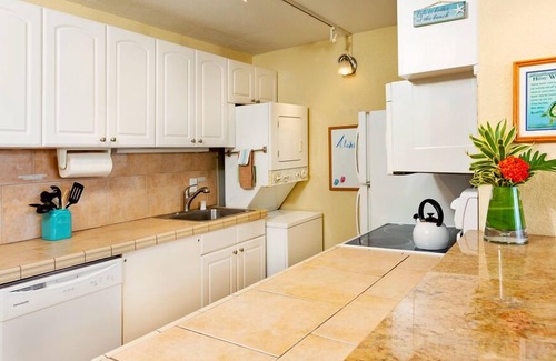 Maalaea Condo | Hawaii Life Rentals Presents Island Sands 110