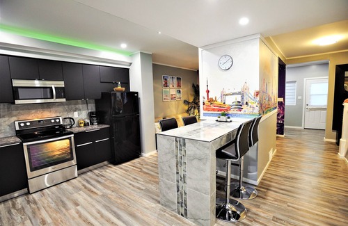Winnipeg House | ❤️ Hawaii-Peg ❤️ Designer House
