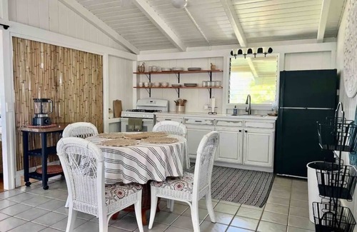 Anahola Other | Hawaiian Hale, farmhouse in Anahola, Kaua’i central & family friendly.