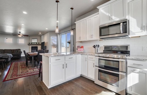 Fruita House | Hawk 5: Dog-Friendly Downtown Home