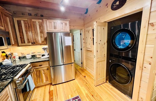 Vilas Cabin | Hawk Feather - Perfectly furnished, Hot Tub, Views, Pet Friendly and Immaculate!