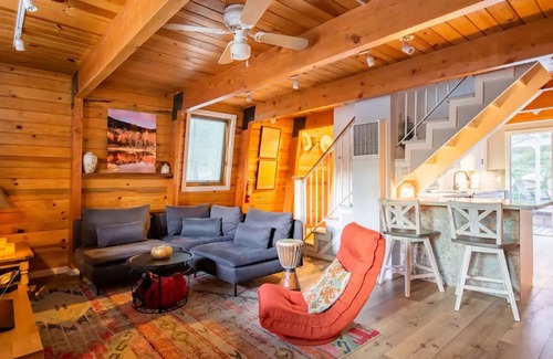 Moonridge House | Hawk Hill Cabin - Great Close to Slopes! Fenced Yard! Zipline!