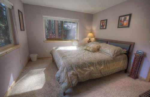 North Upper Truckee House | Hawks View Hideaway by Lake Tahoe Accommodations