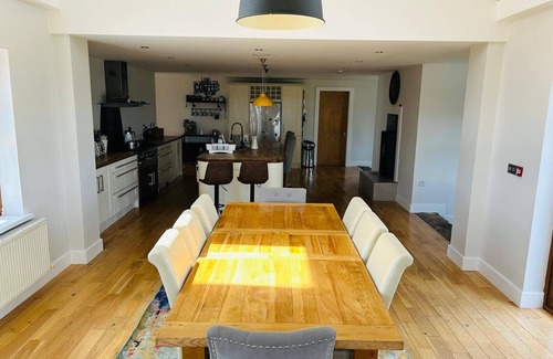 Connemara Ski Chalet | Hawthorn House - Luxurious stay with scenic views