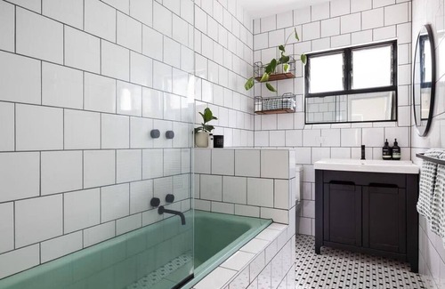 Hawthorn Apartment | Hawthorn's Tranquil Haven Free WiFi