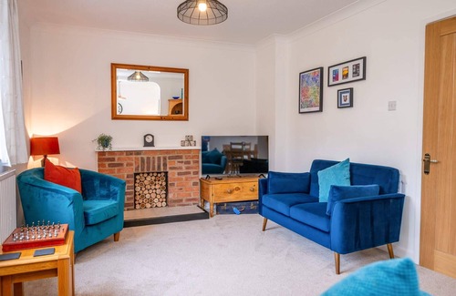 Bradley Stoke House | Hawthorn View: Bristol Large House StayStaycations