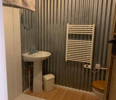 Westbrook Court Apartment | Hay View Lodges - Barn End