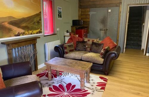Westbrook Court Apartment | Hay View Lodges - Barn End