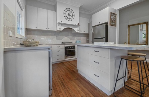 North Wagga Wagga House | Hayes Corner Cottage - Short Drive to CBD, Private
