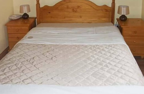 Killimor Cottage | HAZEL COTTAGE, pet friendly in Killimor, County Galway