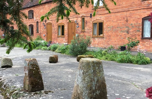 Wixford Cottage | Hazel - Peaceful farm cottage, safe parking, ideal for NEC & Stratford upon Avon