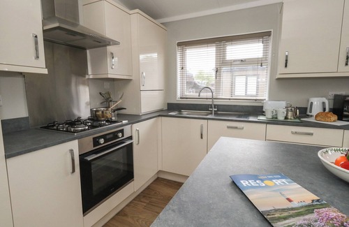 Combpyne Cottage | HAZELWOOD 2, family friendly, with pool in Lyme Regis