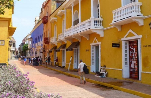 Cartagena Walled City Cabin | Hb-kjf Boutique Hotel Room With Jacuzzi Air Conditioning And Wifi