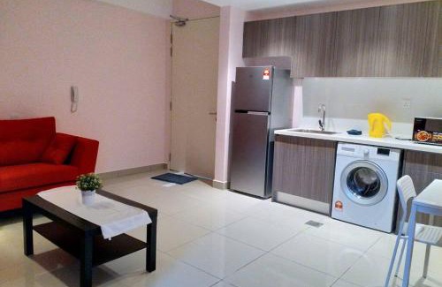 Cyberjaya Apartment | HB1512- Hyve Studio unit, Lake view, Cyberjaya, Free Wi-Fi, Free Parking, Netflix,Pool, 3038