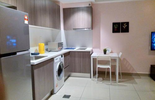 Cyberjaya Apartment | HB1512- Hyve Studio unit, Lake view, Cyberjaya, Free Wi-Fi, Free Parking, Netflix,Pool, 3038