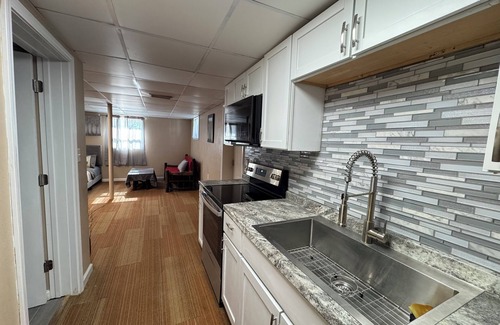 Marianna Apartment | Heading gym 1-bedroom apartment, next to the caverns state park in Marianna FL
