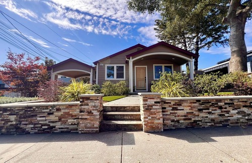 Healdsburg House | Healdsburg Plaza Charmer w/Hot Tub!