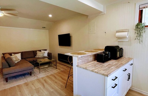 Geyserville Apartment | Healdsburg Studio - Immaculate Brand New!