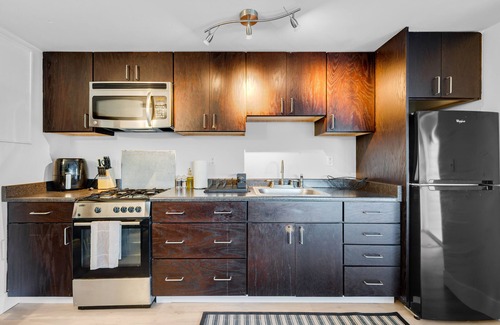 Geyserville House | Healdsburg Studio - Vineyard Views!