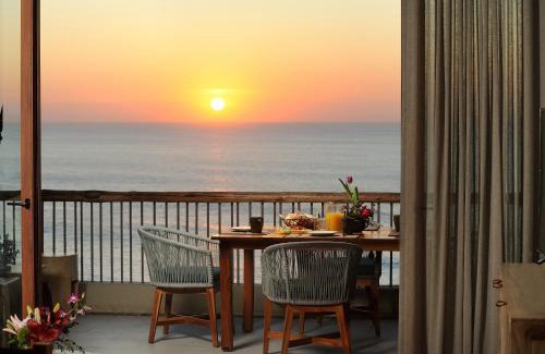 San Jose del Cabo Apartment | Hear the waves! Amazing beachfront condo with unbeatable views!