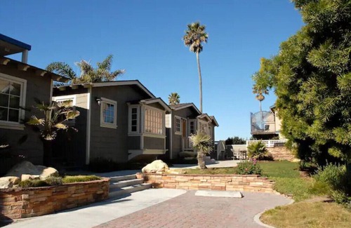 Downtown Cottage | Hear the waves from our cottage! Perfect for couples with 2 kiddos