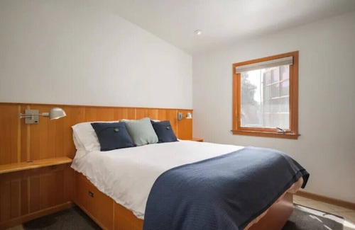 Downtown Cottage | Hear the waves from our cottage! Perfect for couples with 2 kiddos