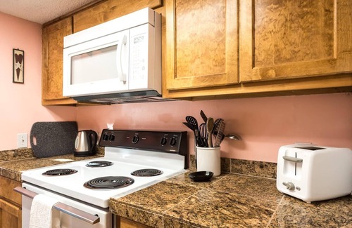 Barton Hills Condo | Heart House: View, king bed; .33 mi to Barton Springs/Zilker Park, @2 mi to DT!