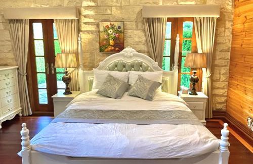 Monbulk Villa | Heart of a lion
