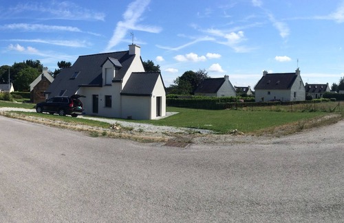 Laniscat House | Heart of Brittany, Modern & Sleeps upto 8, Close to Amenities and Guerledan Lake