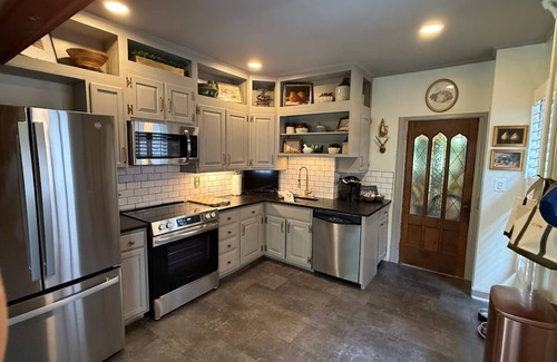 Historic District House | Heart of Downtown Annapolis - History In Style Next to City Dock, Main Street