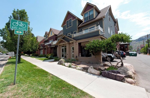 Historic Downtown Durango Condo | Heart of Downtown Durango - Pet Friendly Condo with Views - AC