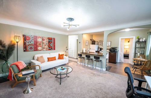 Norkirk Apartment | Heart of Downtown Kirkland - 500 Feet from the Beach