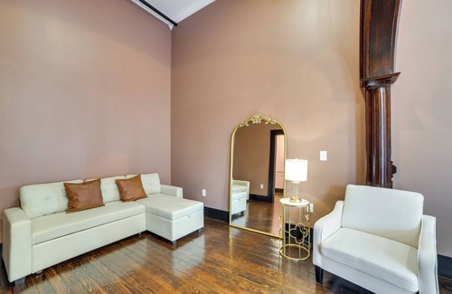 Marshall Apartment | Heart of Downtown Marshall: Boutique Studio Stay!