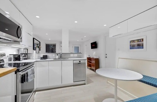 Dupont Circle Apartment | Heart Of Dupont/Walk to Georgetown