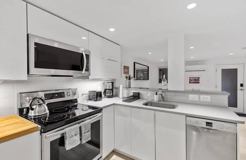 Dupont Circle Apartment | Heart Of Dupont/Walk to Georgetown